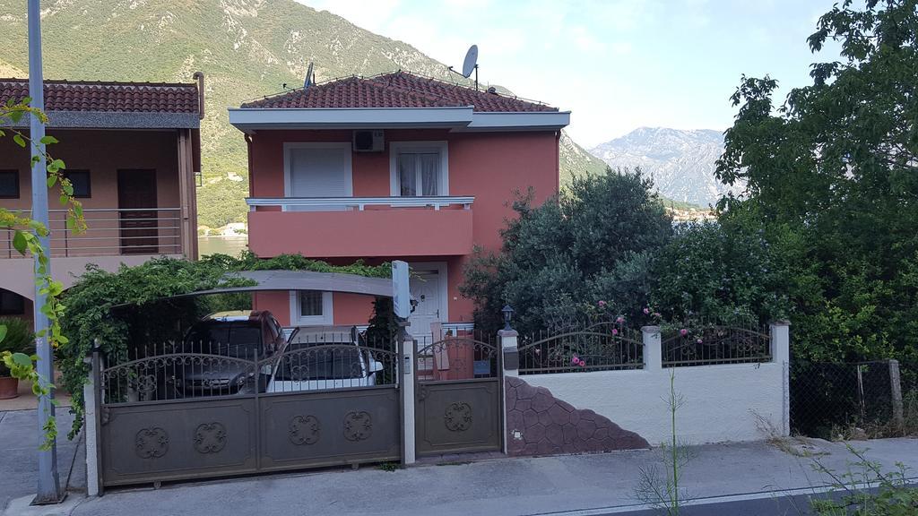 Apartments Popovic 2 コトル エクステリア 写真